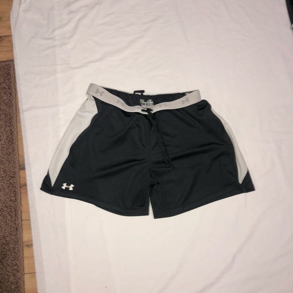 Puma and Under Armour Black and White Shorts Medium - Picture 4 of 7